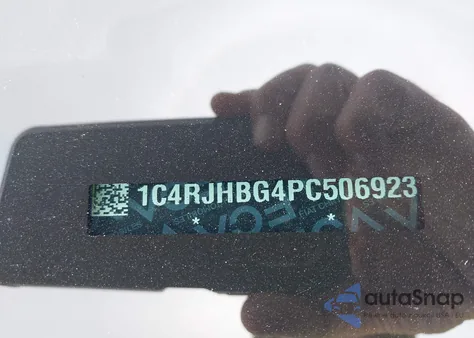 2023 Jeep Grand Cherokee Limited 4X4 z USA, uszkodzony, nr VIN 1C4RJHBG4PC506923